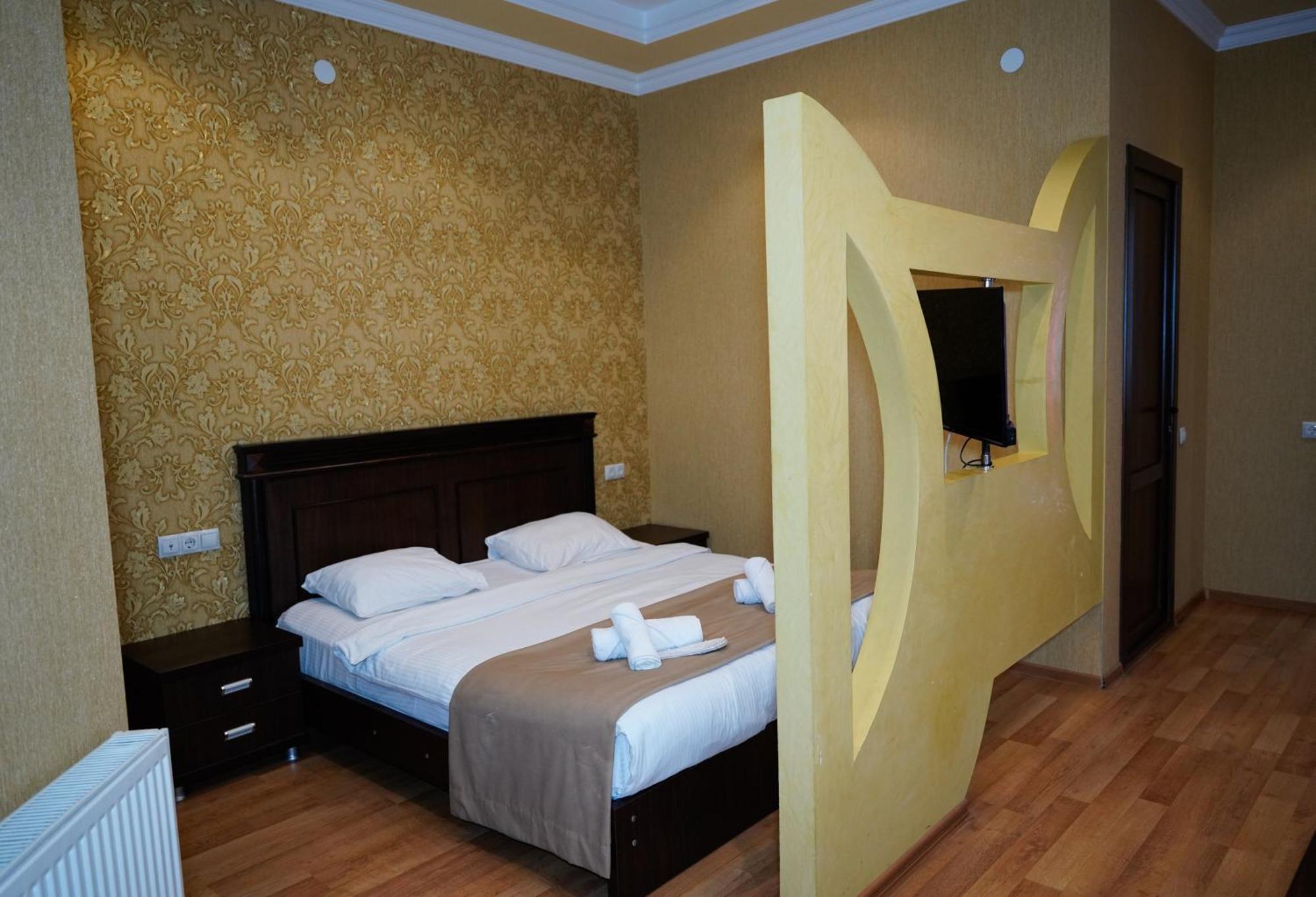 Hotel Monopoli Kutaissi Exterior foto